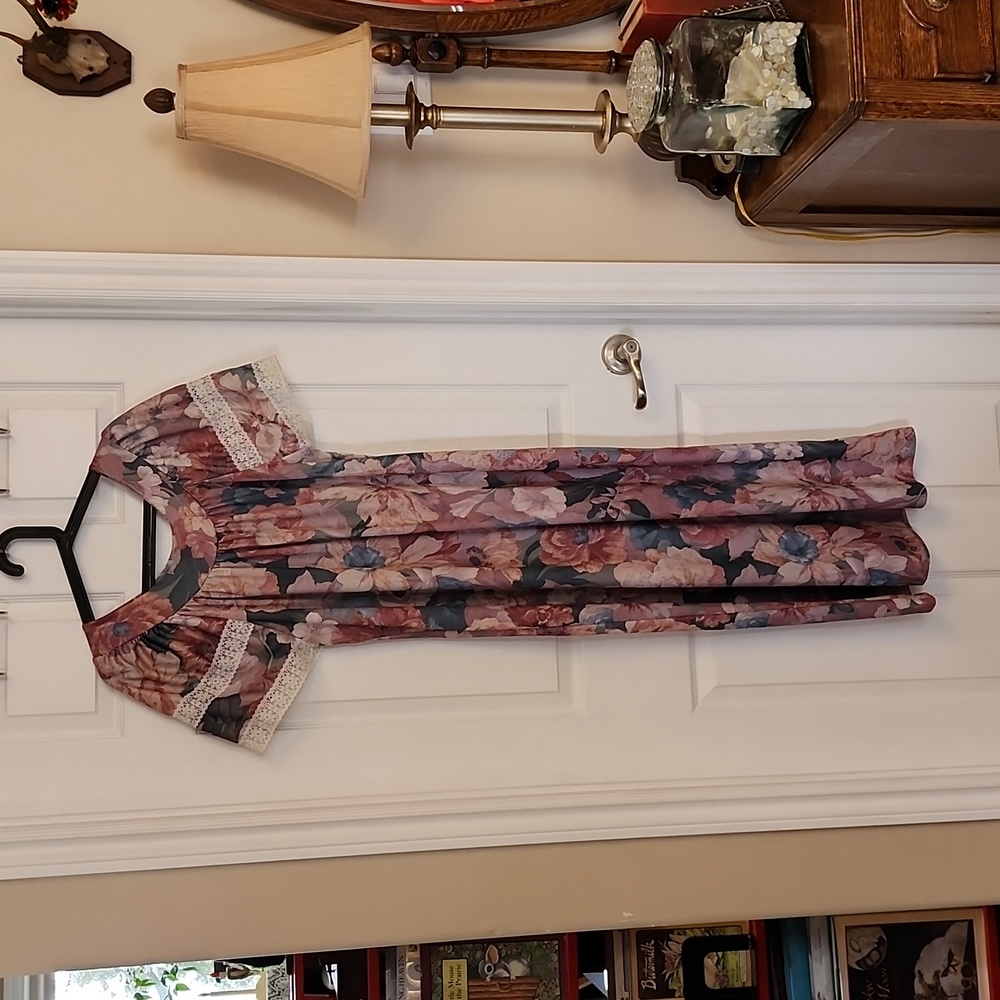 80's Vintage Floral Lace Sleeves Smock Gown. O/S.